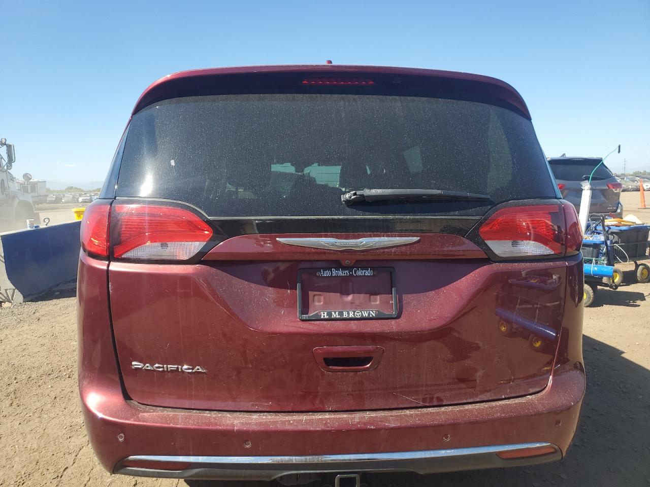 2017 Chrysler Pacifica Touring L VIN: 2C4RC1BG2HR570808 Lot: 85147815