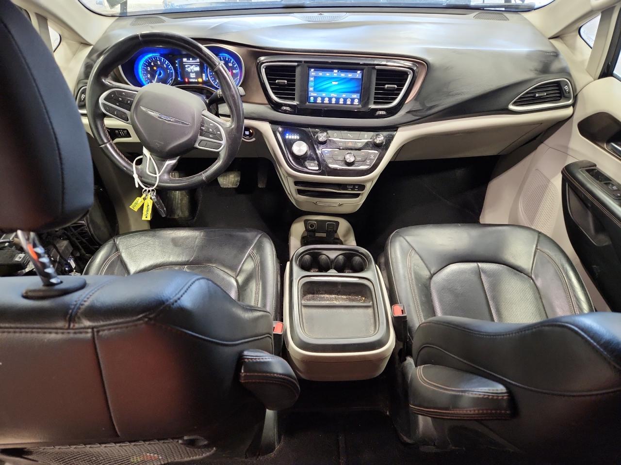 2018 Chrysler Pacifica Touring L VIN: 2C4RC1BG3JR128237 Lot: 87391365