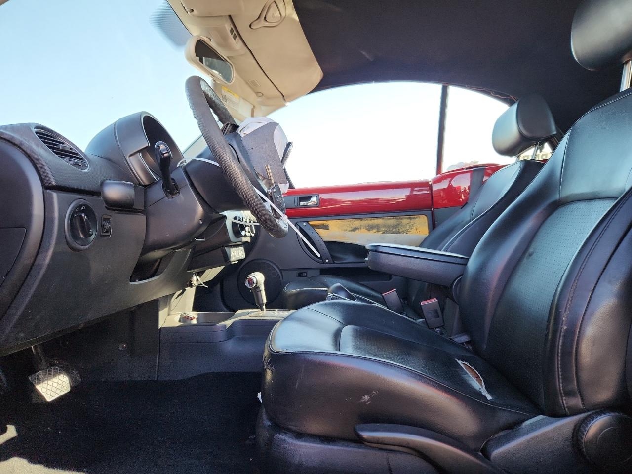 2007 Volkswagen New Beetle Convertible Option Package 1 VIN: 3VWRG31Y37M402477 Lot: 90337265