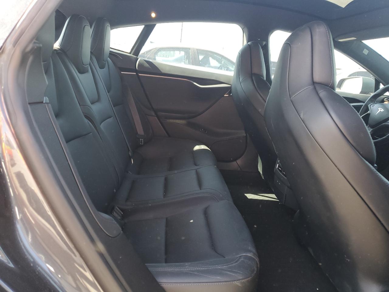 2019 Tesla Model S VIN: 5YJSA1E21KF307302 Lot: 82003275