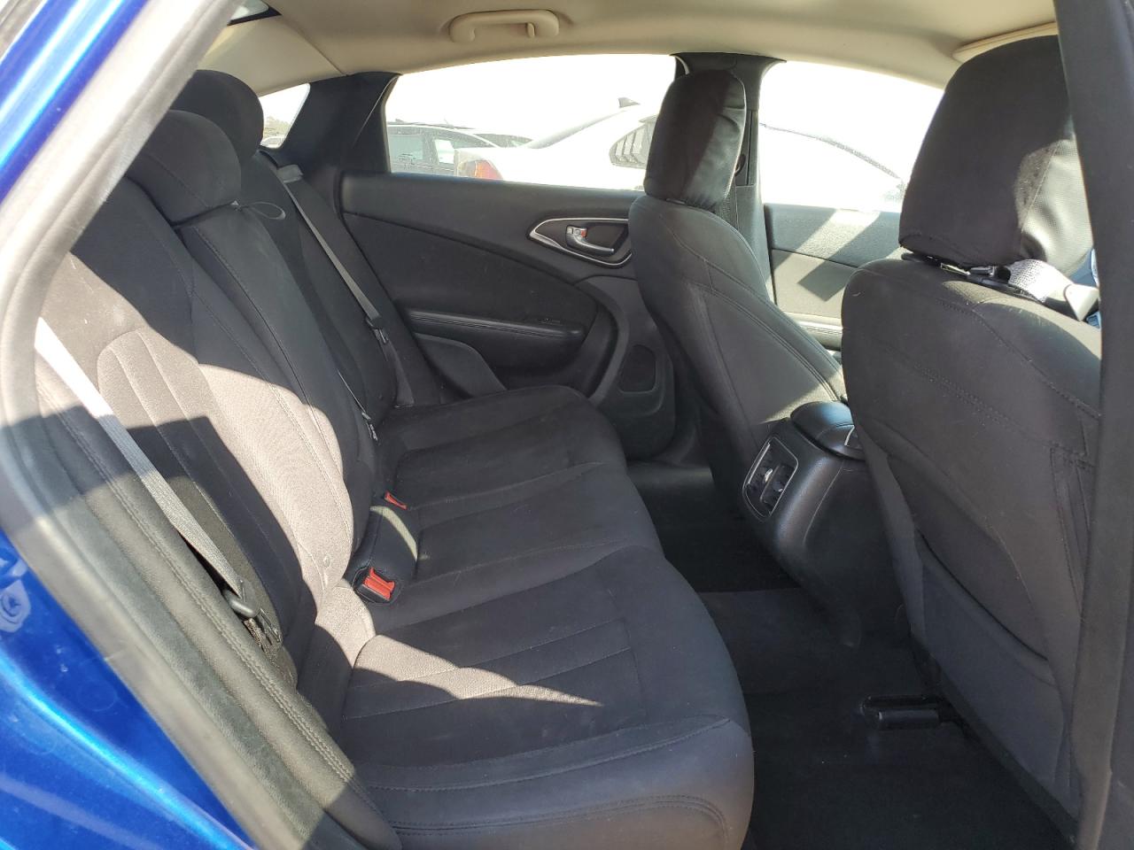 2015 Chrysler 200 Limited VIN: 1C3CCCAB6FN562927 Lot: 82717025