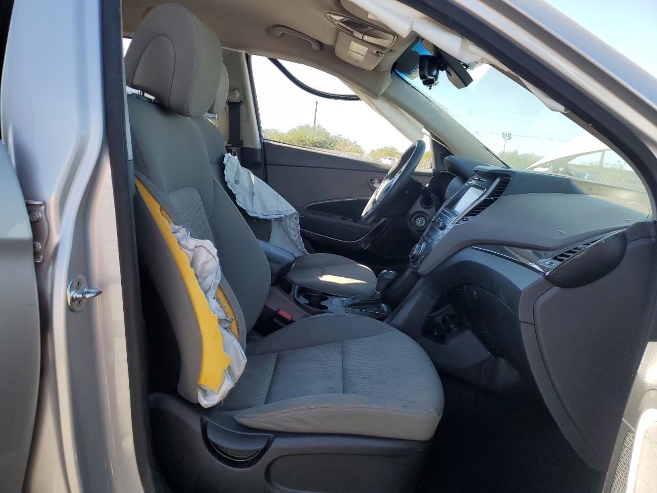 2017 Hyundai Santa Fe Se VIN: KM8SM4HF2HU172253 Lot: 85781145