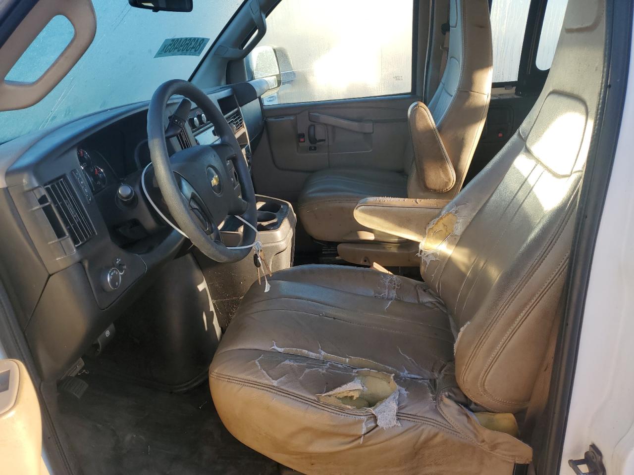 2020 Chevrolet Express G2500 VIN: 1GCWGAFG6L1259302 Lot: 84369485