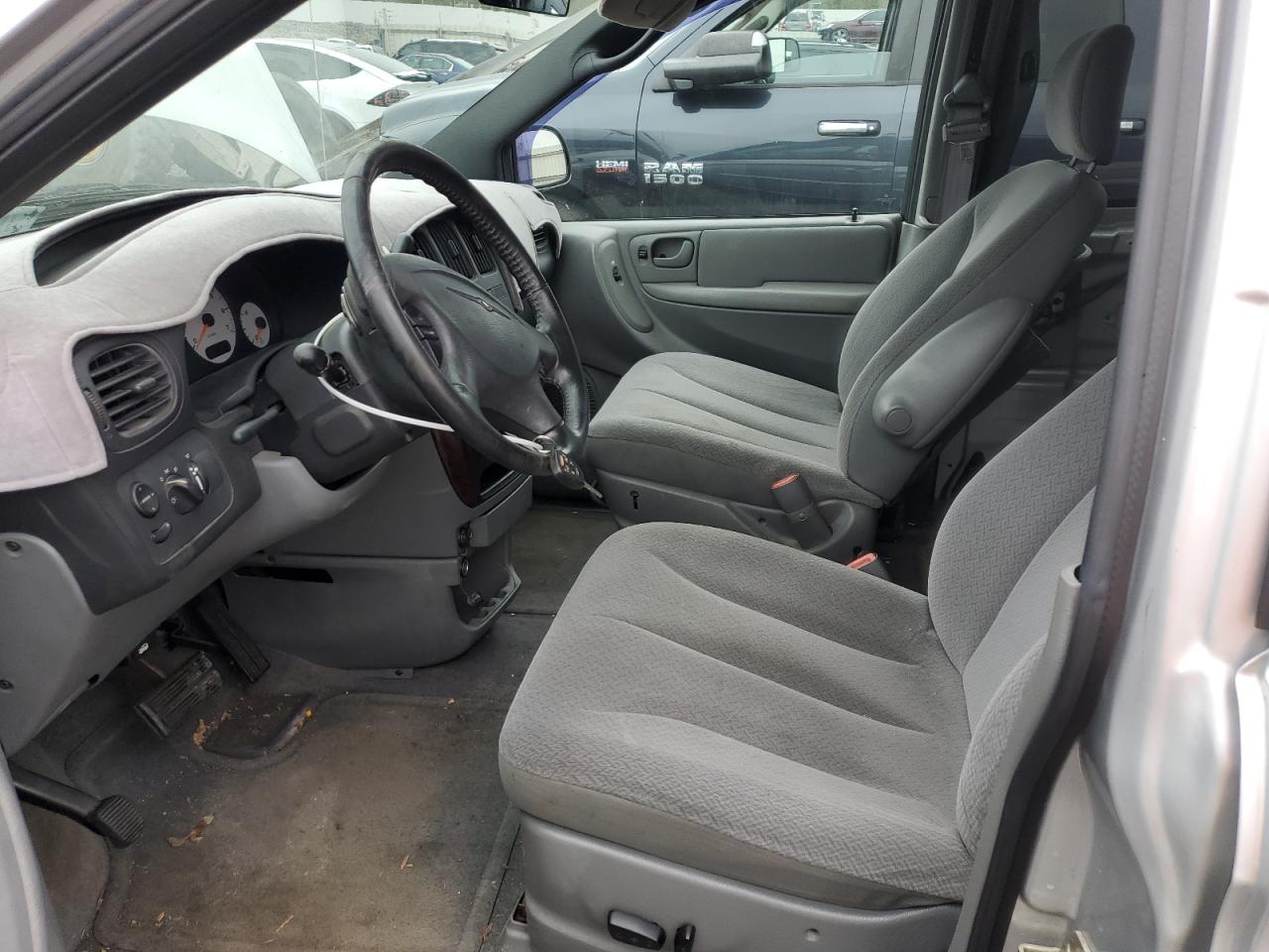 2004 Chrysler Town & Country Touring VIN: 2C4GP54L34R577287 Lot: 90469735