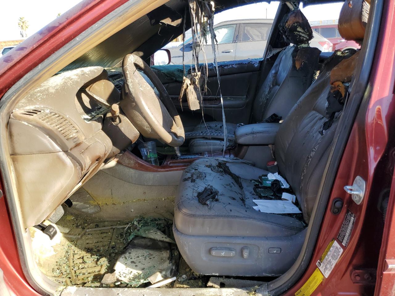 2004 Toyota Camry Le VIN: 4T1BF30K04U080419 Lot: 85949225