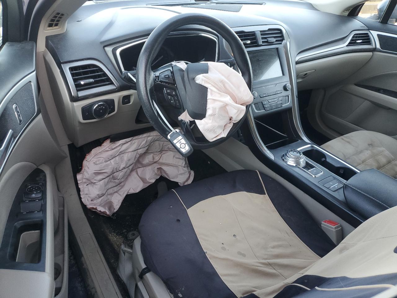 2019 Ford Fusion Se VIN: 3FA6P0LU9KR111210 Lot: 82005915