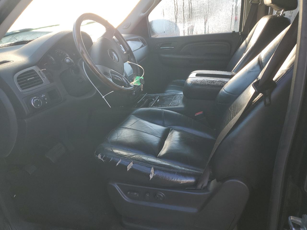 2009 GMC Yukon Denali VIN: 1GKFC032X9R154260 Lot: 82605125