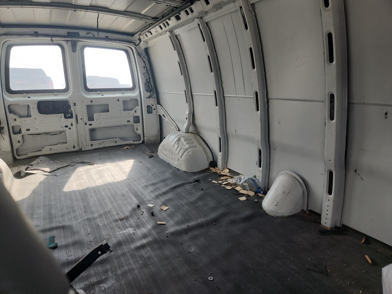 2020 Chevrolet Express G2500 VIN: 1GCWGBFP9L1136986 Lot: 82519195