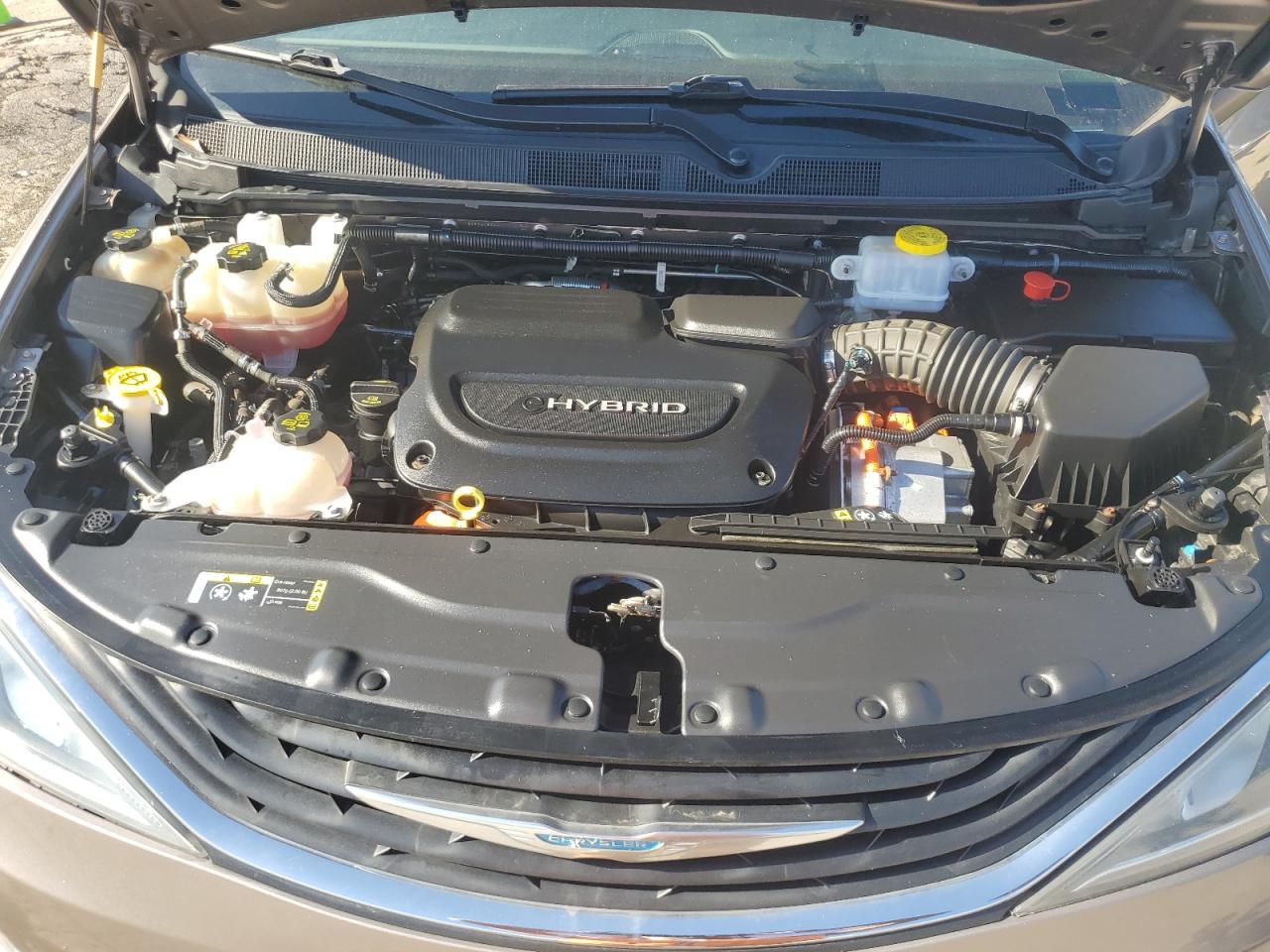 2018 Chrysler Pacifica Hybrid Touring L VIN: 2C4RC1L74JR164419 Lot: 85110825