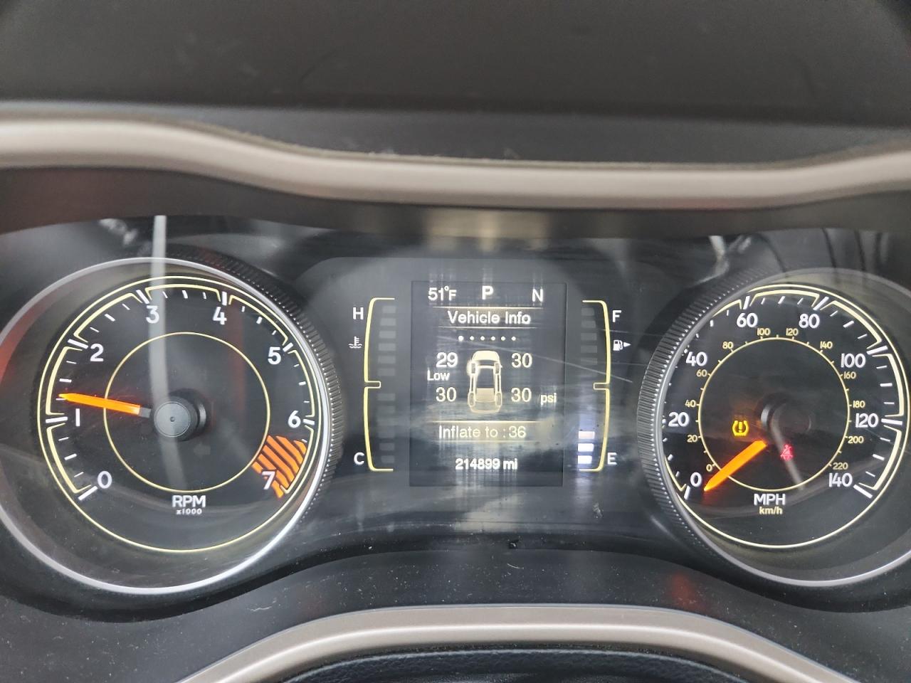 2015 Jeep Cherokee Latitude VIN: 1C4PJMCB4FW679180 Lot: 81936415