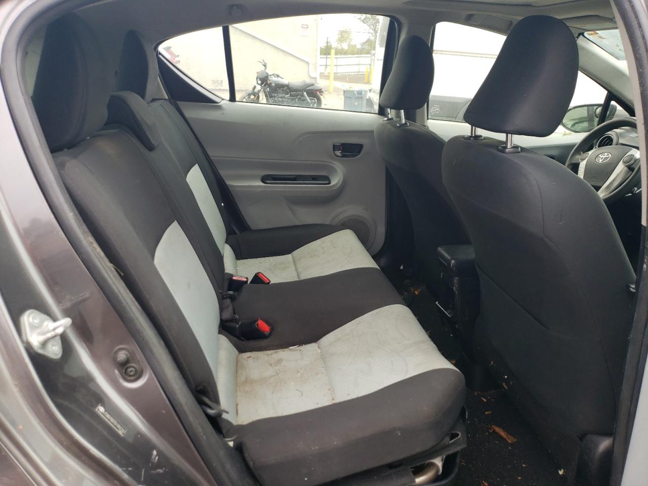 2013 Toyota Prius C VIN: JTDKDTB37D1052747 Lot: 86656875