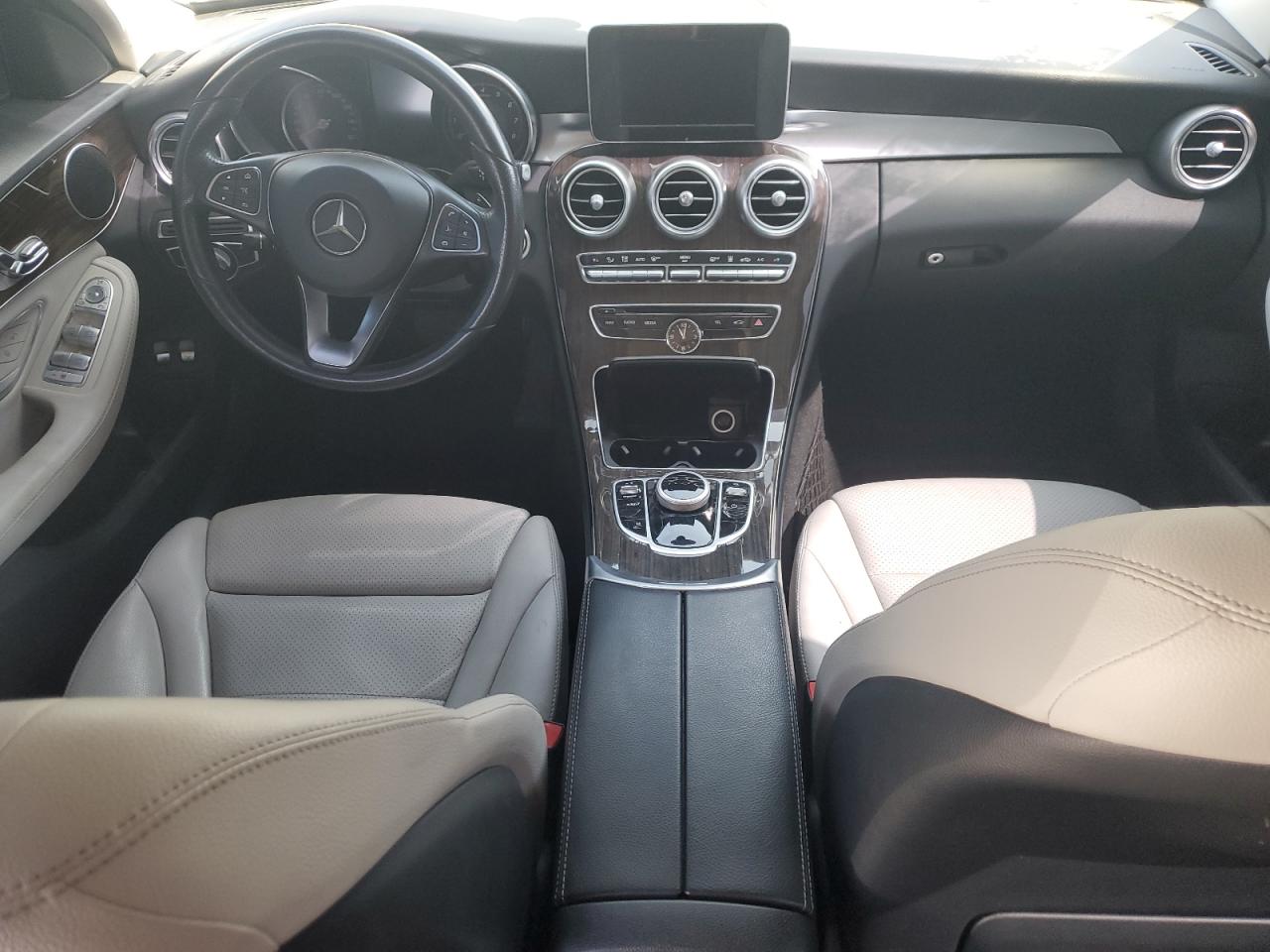 2017 Mercedes-Benz C 350E VIN: 55SWF4HB2HU220192 Lot: 81632215