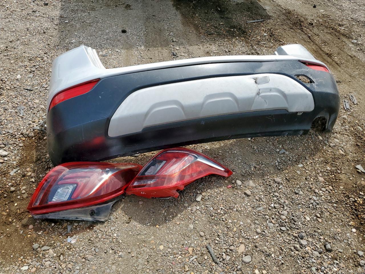 2018 Buick Encore Preferred VIN: KL4CJASB2JB560245 Lot: 82137275