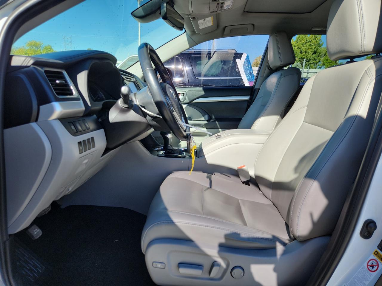 2019 Toyota Highlander Se VIN: 5TDJZRFH2KS565510 Lot: 85749275