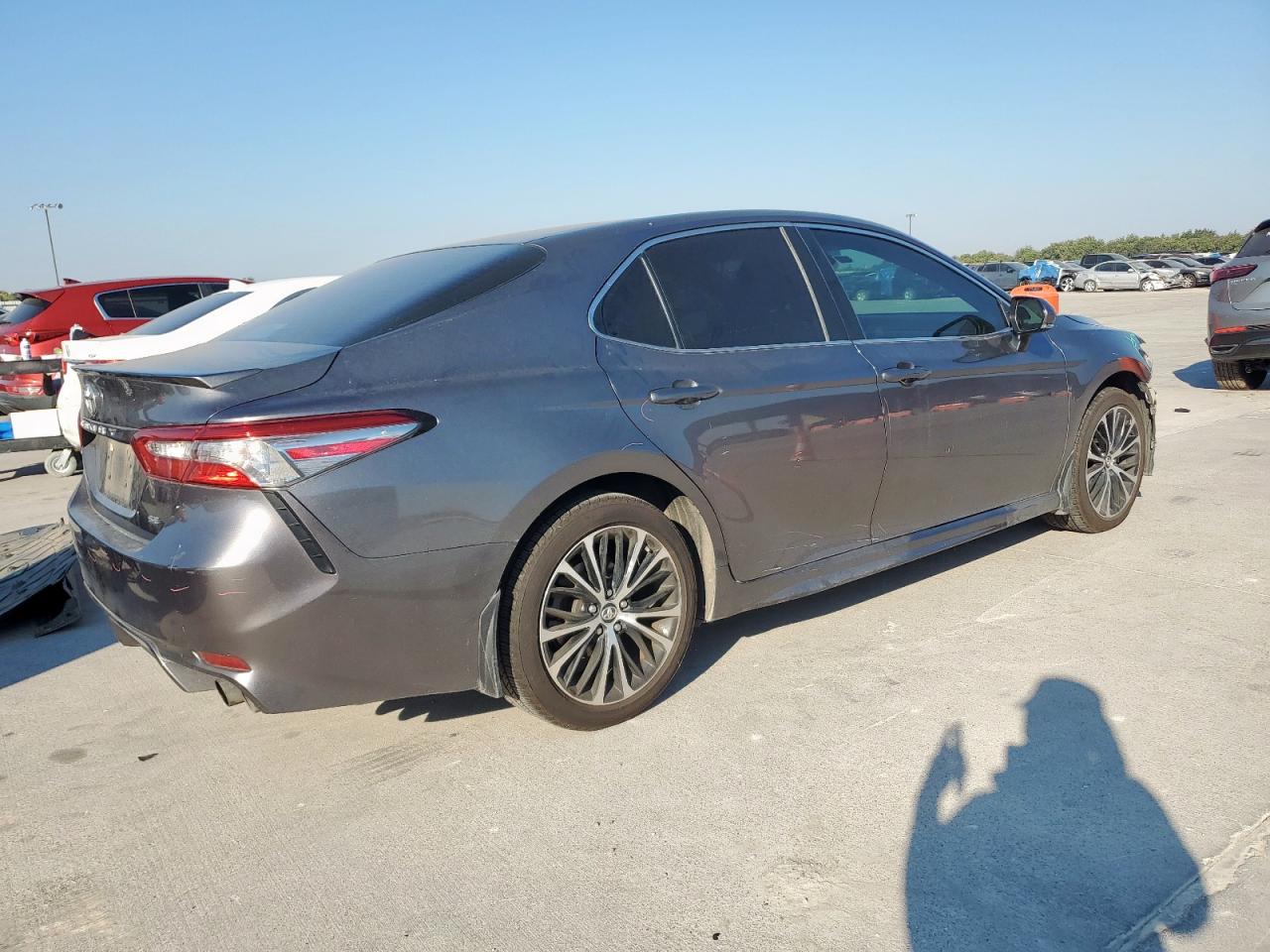 2018 Toyota Camry L VIN: 4T1B11HK7JU571315 Lot: 86339685