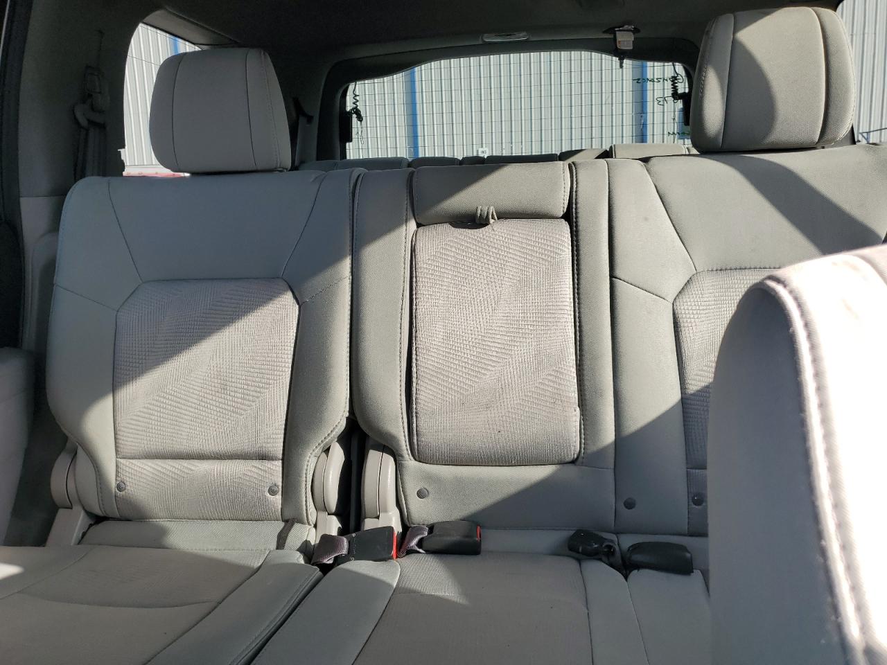 2015 Honda Pilot Lx VIN: 5FNYF4H26FB024344 Lot: 84016475