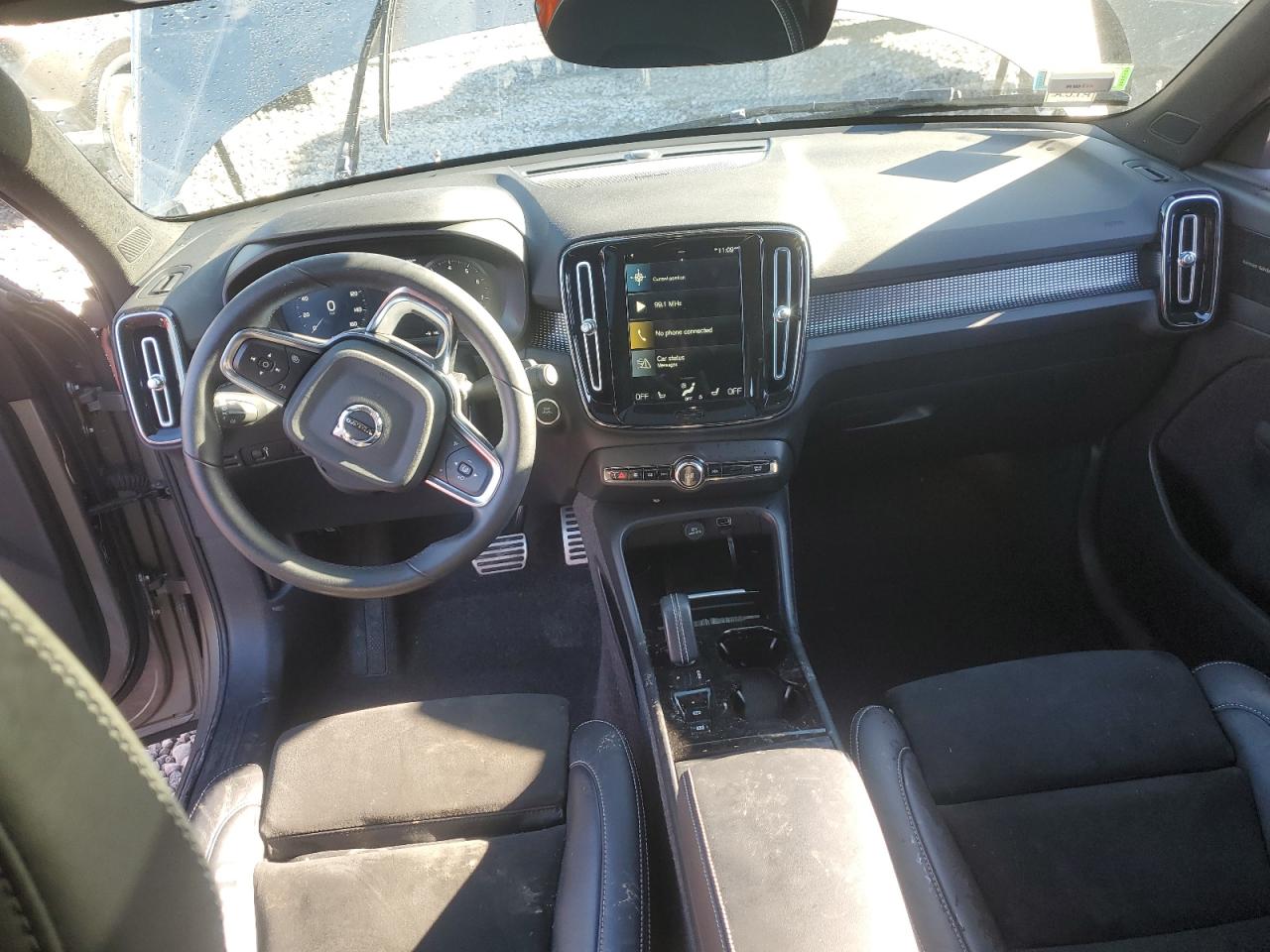 2022 Volvo Xc40 T5 R-Design VIN: YV4162UM5N2647322 Lot: 89903175