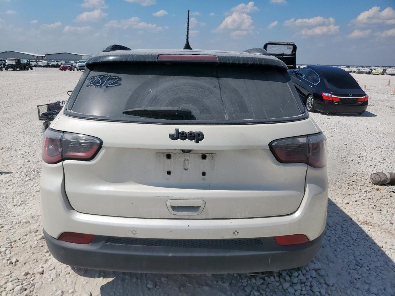 2019 Jeep Compass Limited VIN: 3C4NJCCB0KT692512 Lot: 85340575