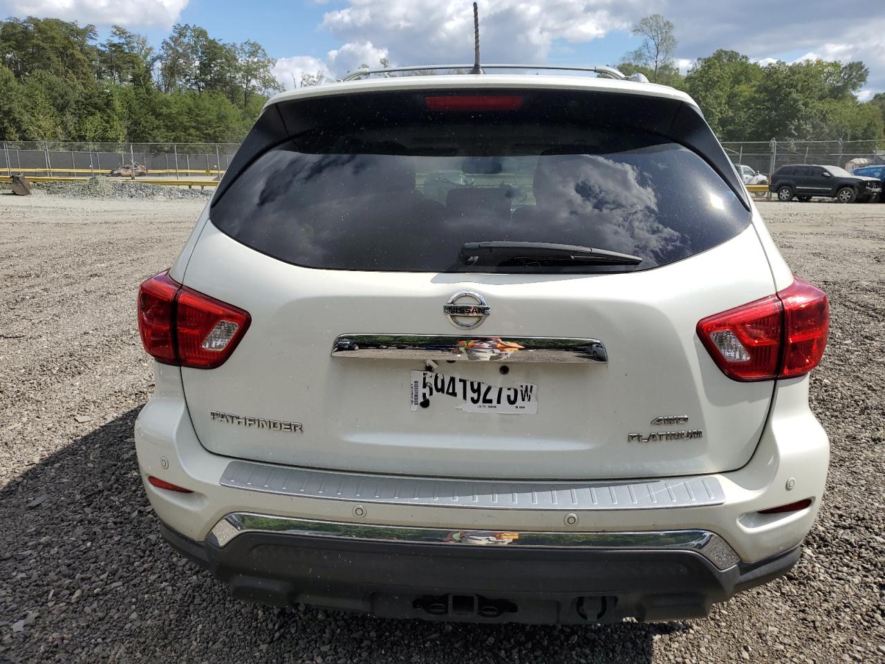 2017 Nissan Pathfinder S VIN: 5N1DR2MM6HC684445 Lot: 84798775