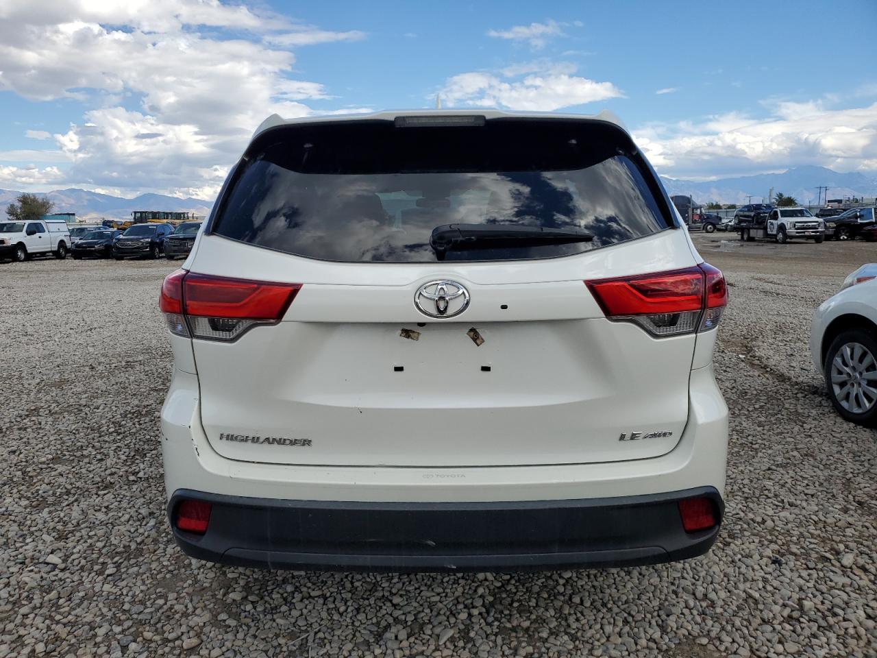 2019 Toyota Highlander Le VIN: 5TDBZRFH4KS918205 Lot: 86069835