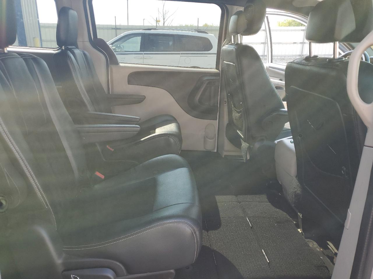 2018 Dodge Grand Caravan Sxt VIN: 2C4RDGCG2JR328184 Lot: 82238325