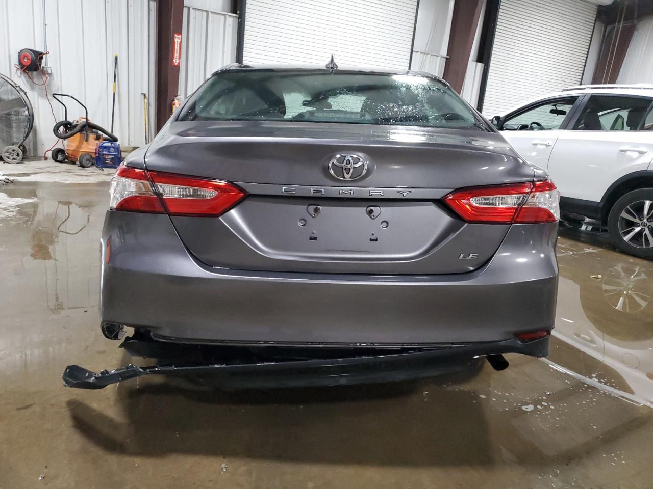 2019 Toyota Camry L VIN: 4T1B11HK7KU833657 Lot: 84170525