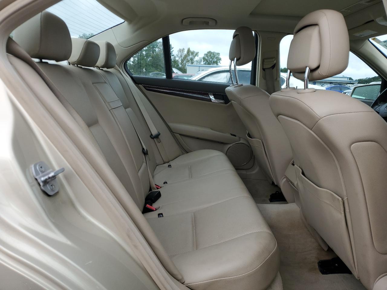 2010 Mercedes-Benz C 300 4Matic VIN: WDDGF8BB0AF442033 Lot: 82339975