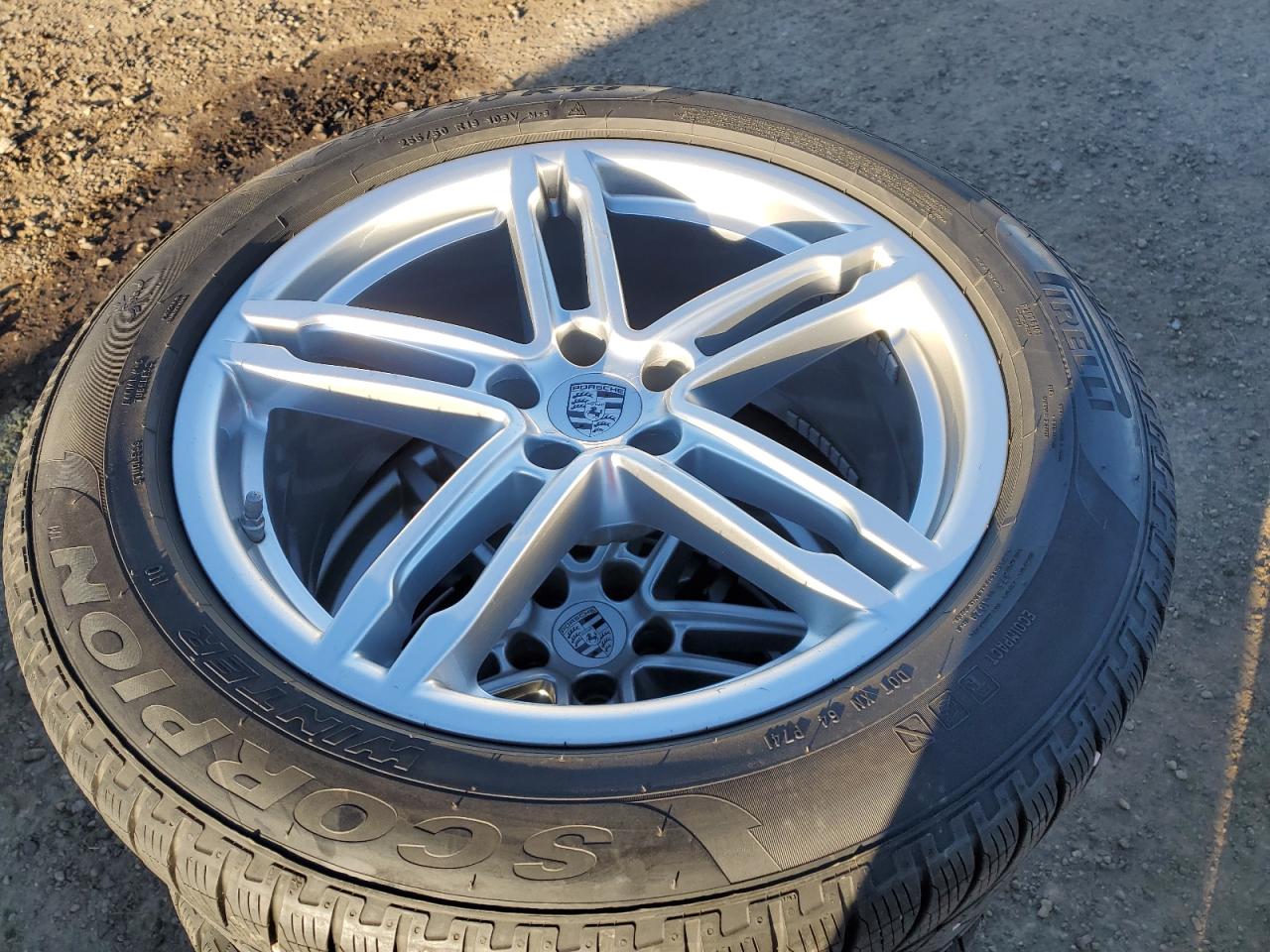 2018 Porsche Macan Turbo VIN: WP1AF2A56JLB7076 Lot: 85844015