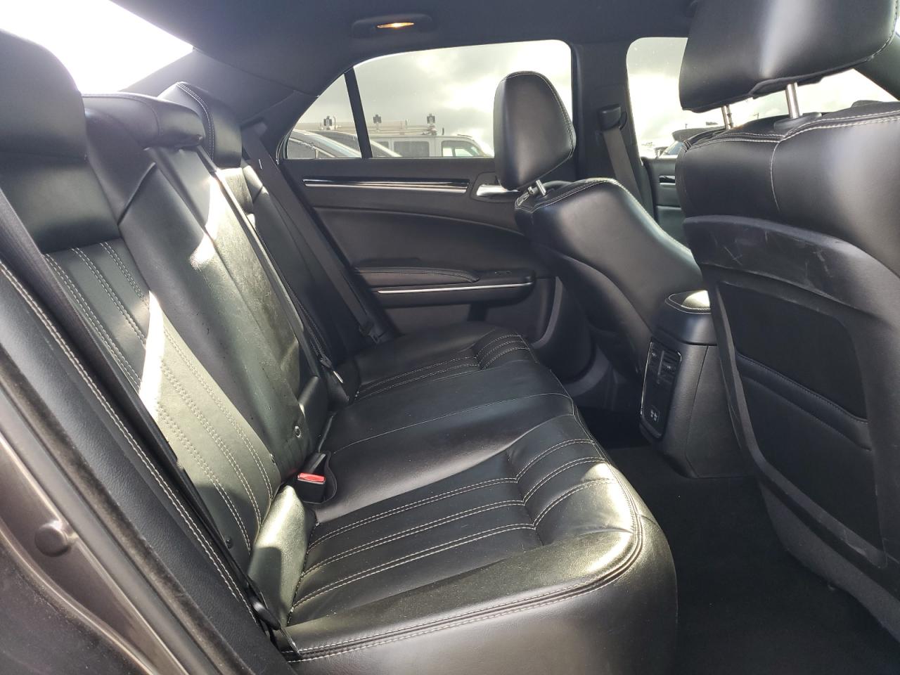 2019 Chrysler 300 S VIN: 2C3CCABG4KH548865 Lot: 84959895