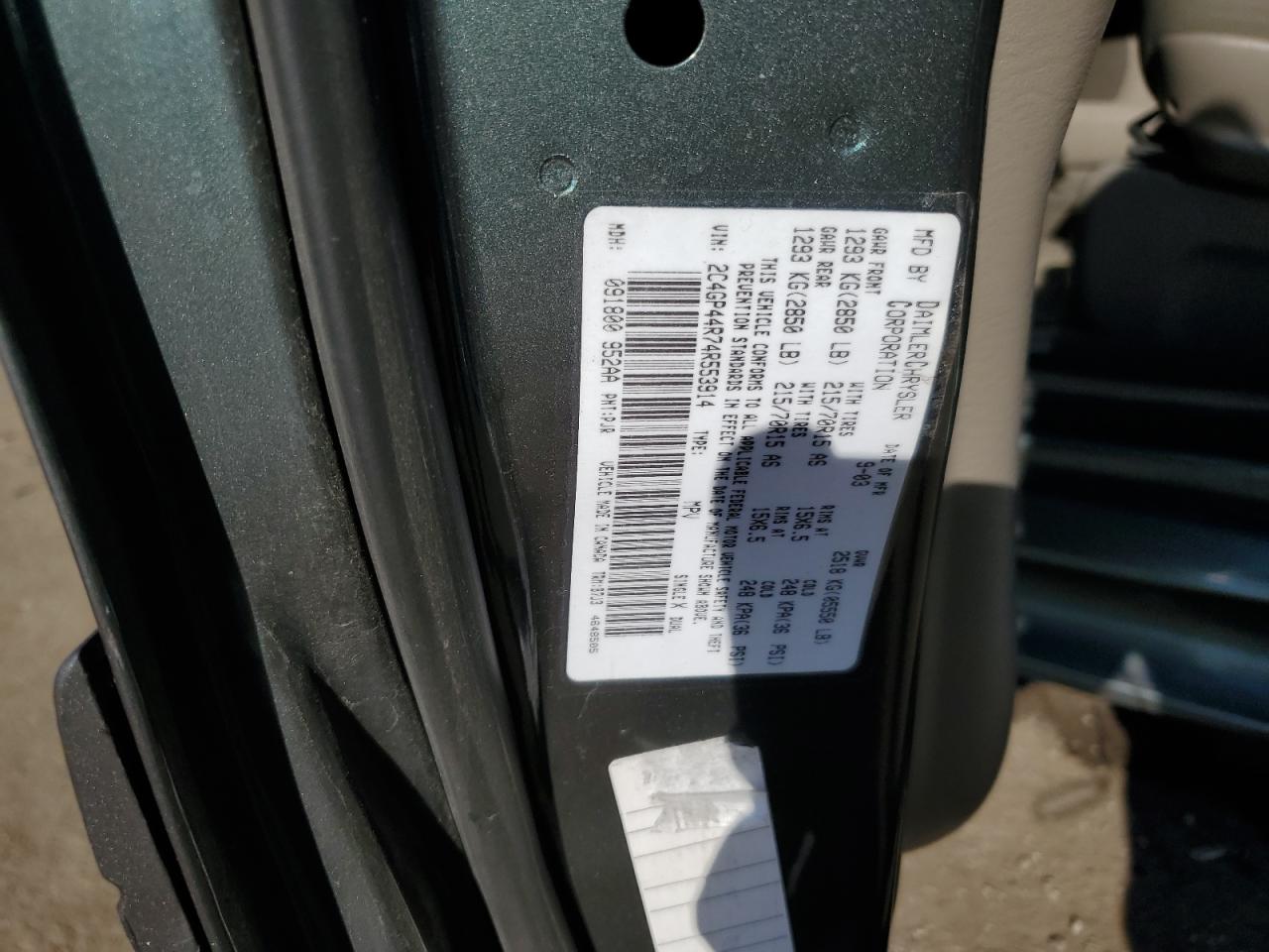 2004 Chrysler Town & Country Lx VIN: 2C4GP44R74R553914 Lot: 83952115