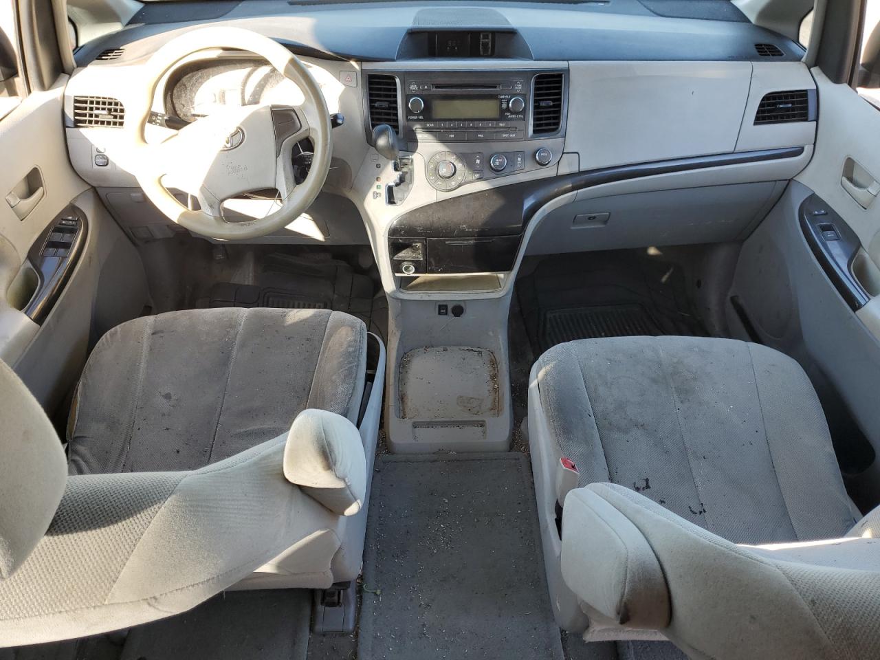 2012 Toyota Sienna VIN: 5TDZK3DC3CS210035 Lot: 83798255