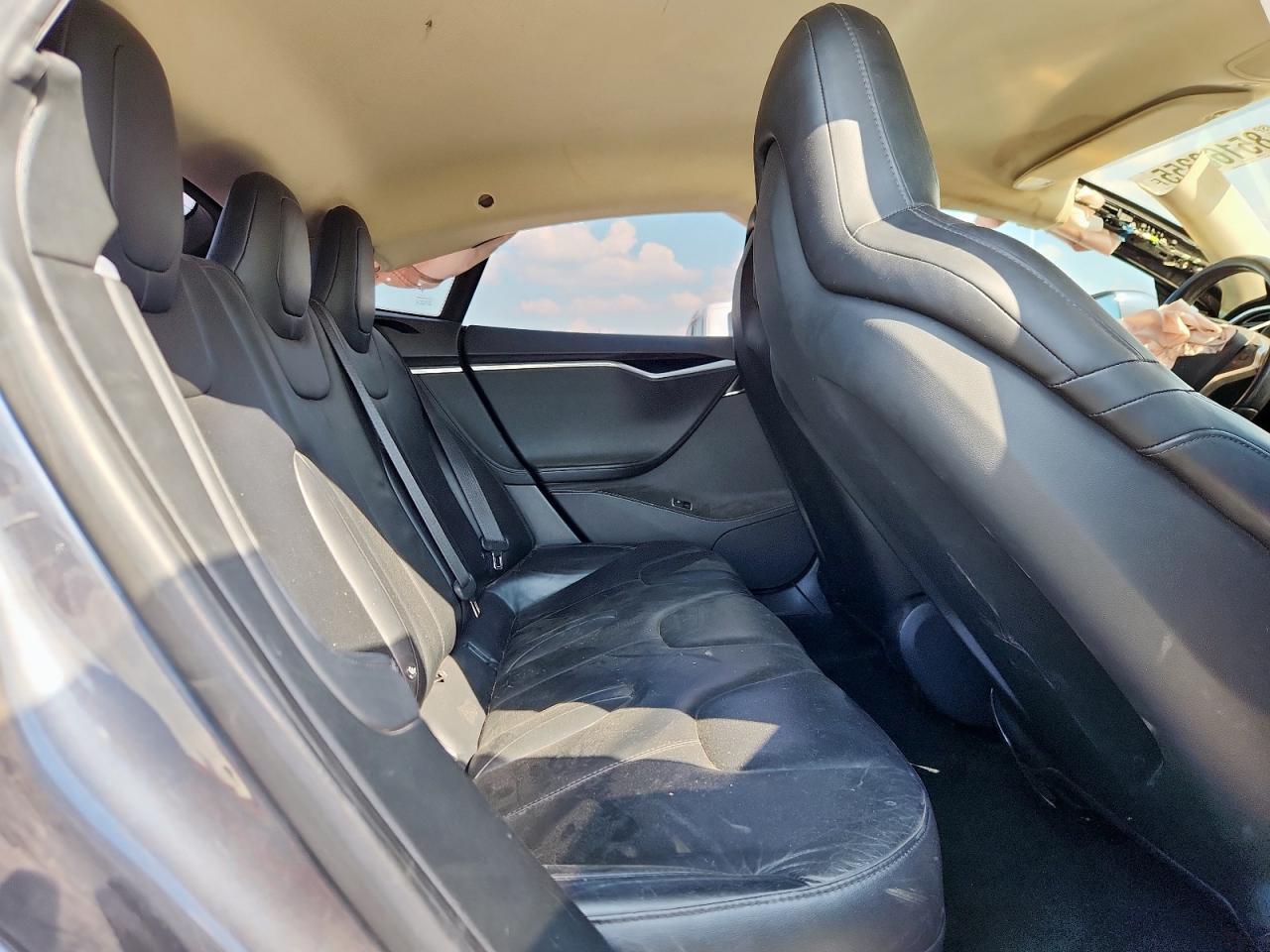 2015 Tesla Model S 70D VIN: 5YJSA1S27FF086590 Lot: 85160355