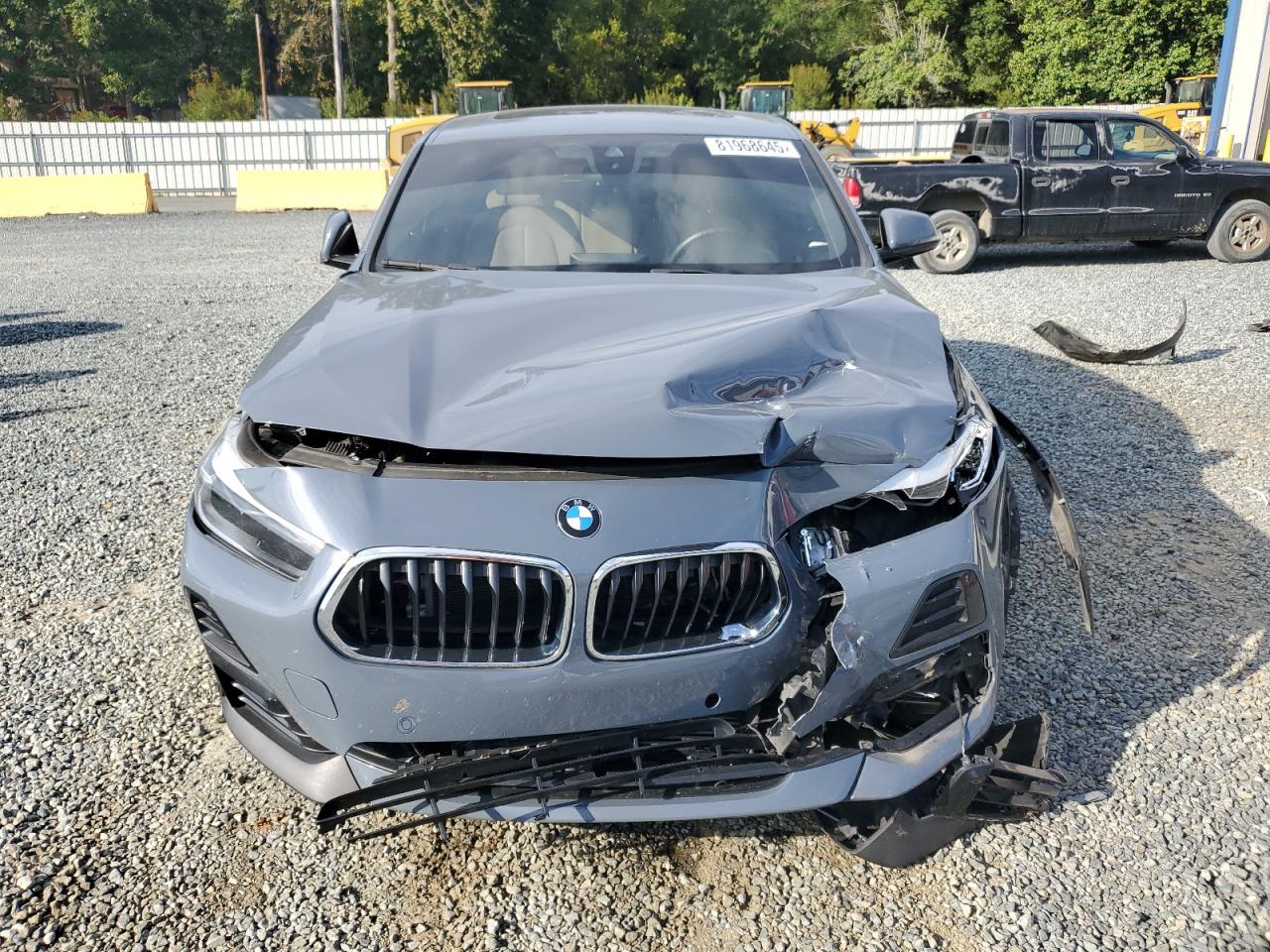 Фото: WBXYH9C04M5S09880