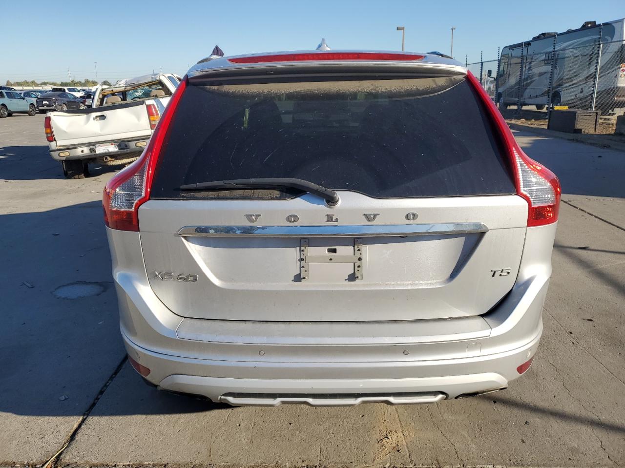 2017 Volvo Xc60 T5 Dynamic VIN: YV440MDR1H2062845 Lot: 82323255
