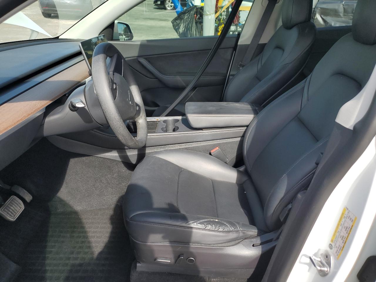 2022 Tesla Model Y VIN: 7SAYGDEE0NF377420 Lot: 81856635