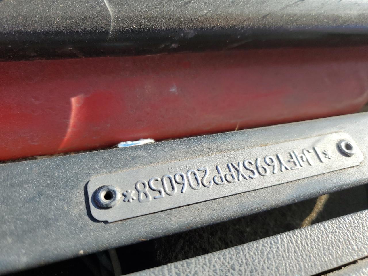 1993 Jeep Wrangler / Yj Renegade VIN: 1J4FY69SXPP206058 Lot: 91215035