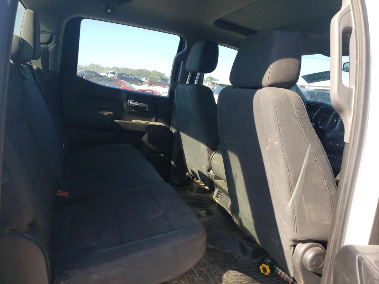 2019 Chevrolet Silverado K1500 VIN: 1GCPYAEH5KZ418824 Lot: 82338305