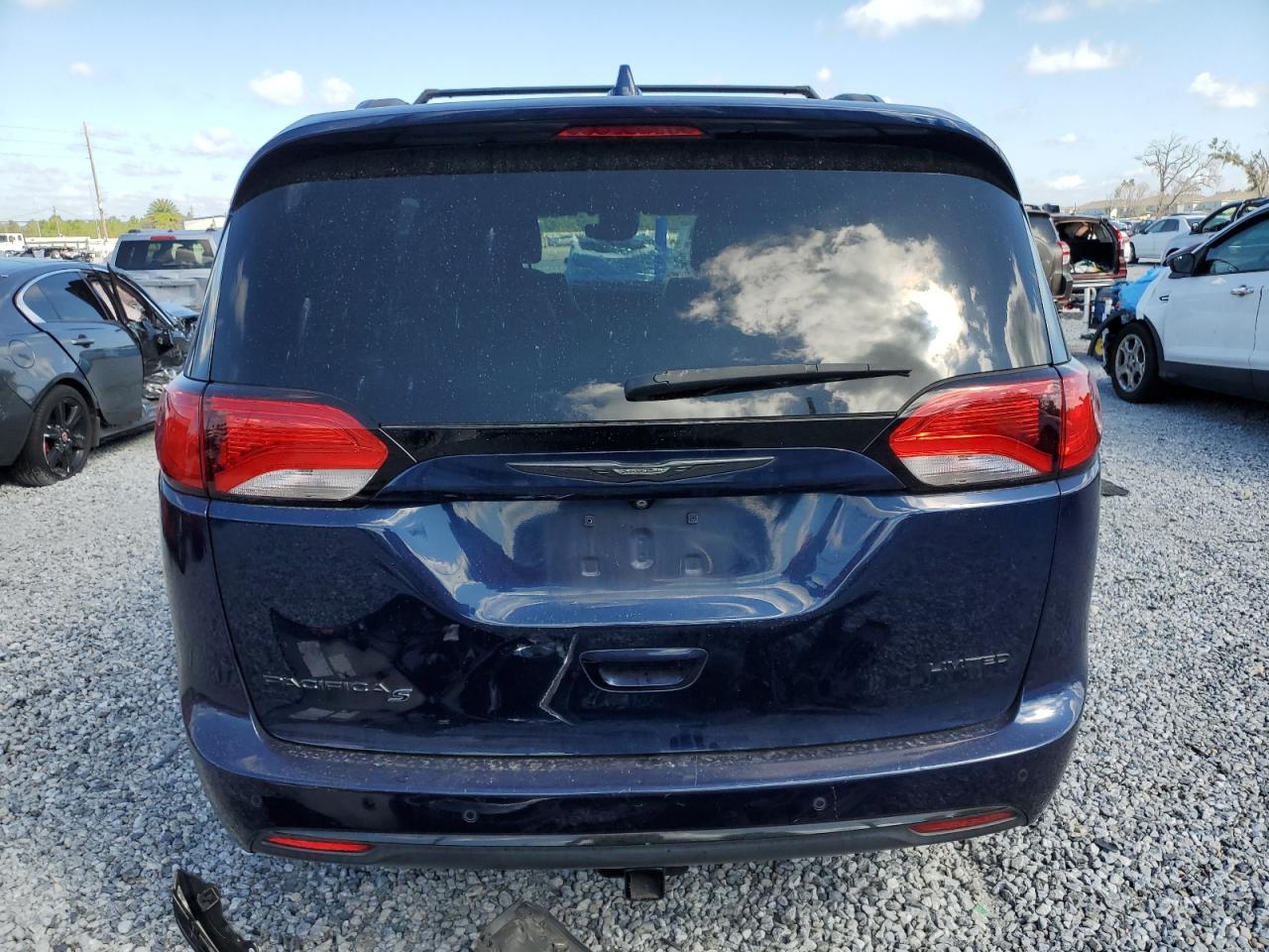 2018 Chrysler Pacifica Limited VIN: 2C4RC1GG9JR256751 Lot: 81938295