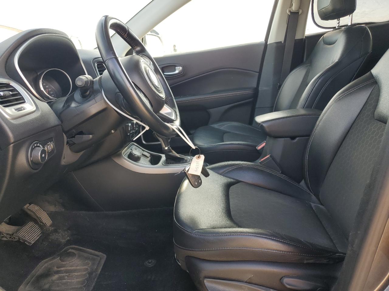 2018 Jeep Compass Latitude VIN: 3C4NJDBB1JT128132 Lot: 85261185