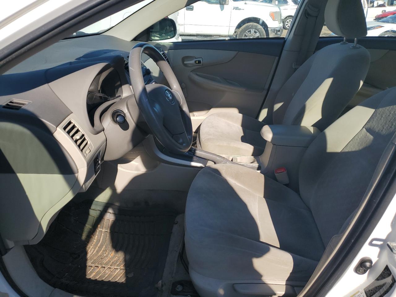 2009 Toyota Corolla Base VIN: 2T1BU40E19C153893 Lot: 82275685