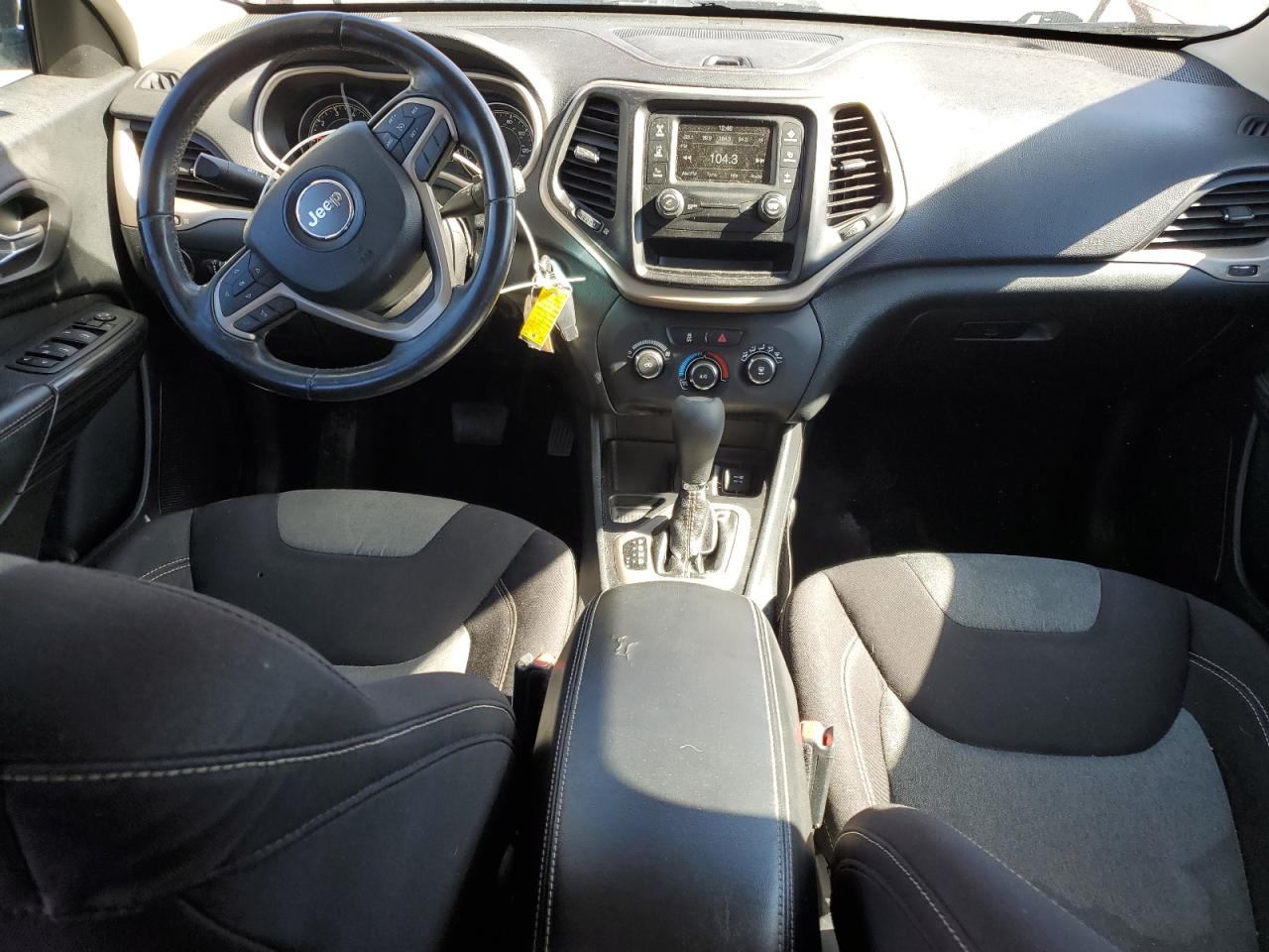 2015 Jeep Cherokee Sport VIN: 1C4PJLAB4FW660495 Lot: 87248325