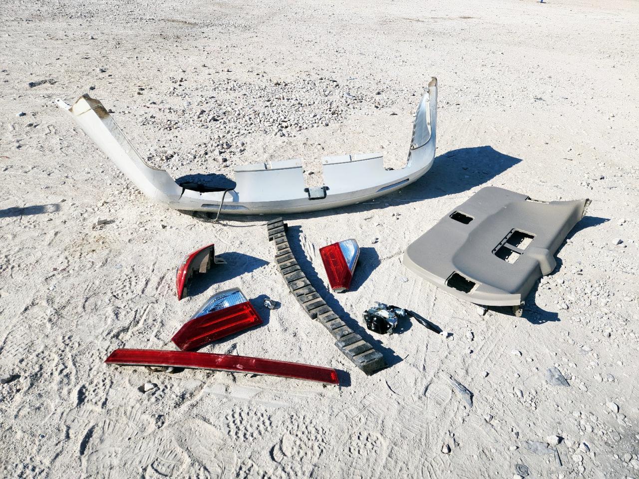 2015 Honda Odyssey Touring VIN: 5FNRL5H98FB045583 Lot: 82358465