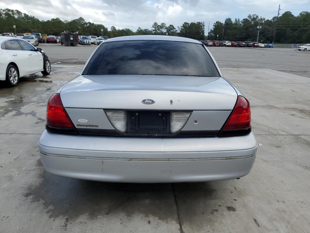 2002 Ford Crown Victoria VIN: 2FAFP73W92X106441 Lot: 85307875