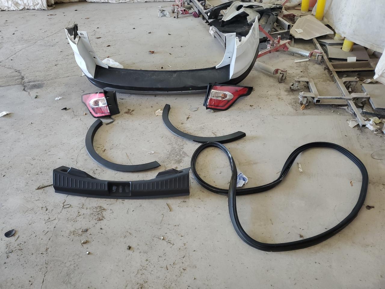 2017 Ford Escape Se VIN: 1FMCU0GD8HUF05021 Lot: 84819555