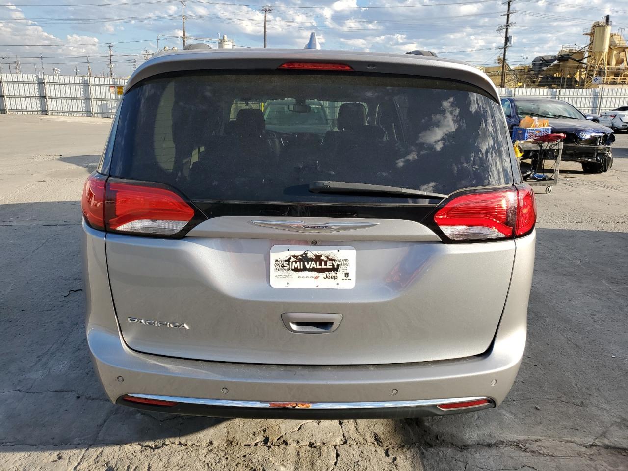 2017 Chrysler Pacifica Touring L VIN: 2C4RC1BG2HR609364 Lot: 82614825