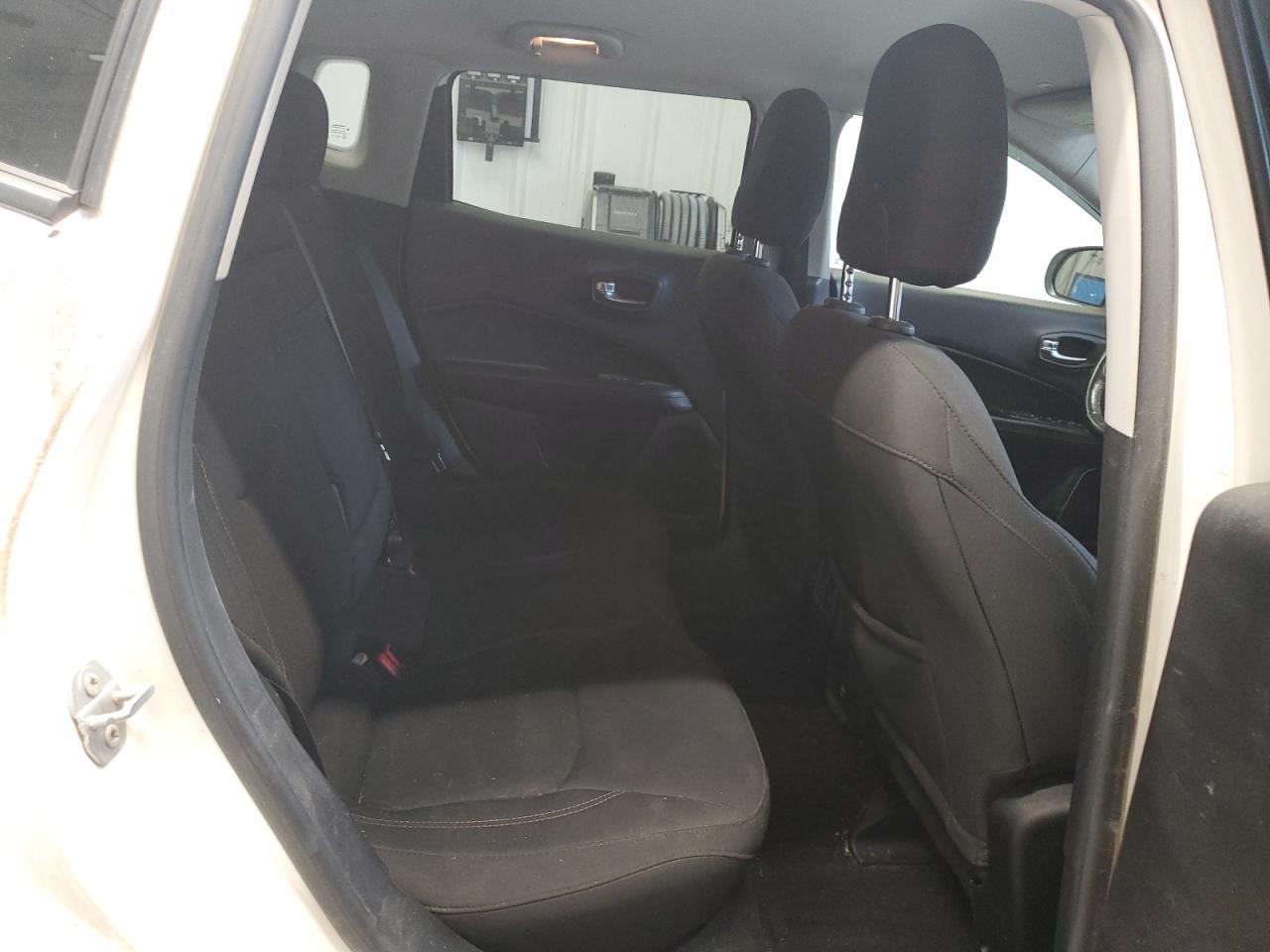 2018 Jeep Compass Sport VIN: 3C4NJDAB5JT303080 Lot: 82398815