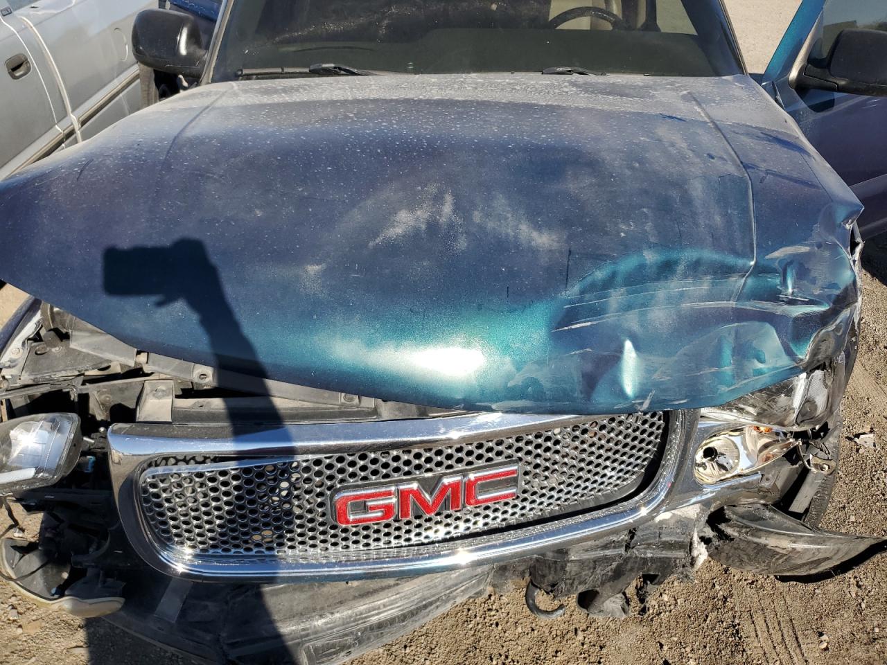 2005 GMC Yukon Denali VIN: 1GKEK63U05J121635 Lot: 84059975
