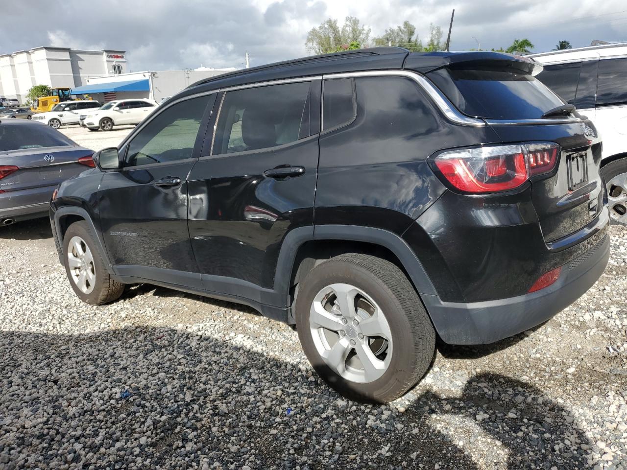 2020 Jeep Compass Latitude VIN: 3C4NJCBB9LT135908 Lot: 84303175