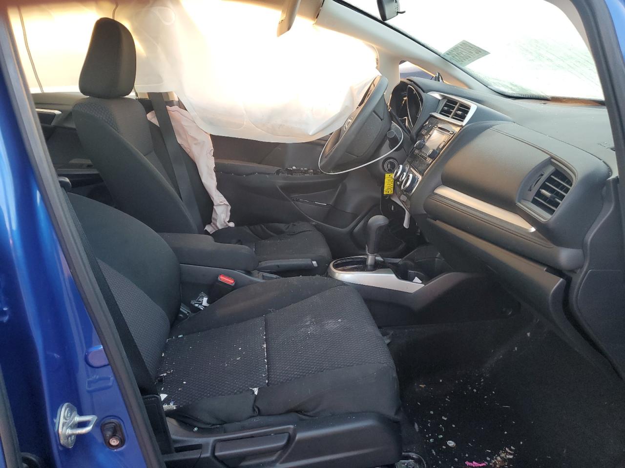 2020 Honda Fit Lx VIN: 3HGGK5H49LM713981 Lot: 82473585