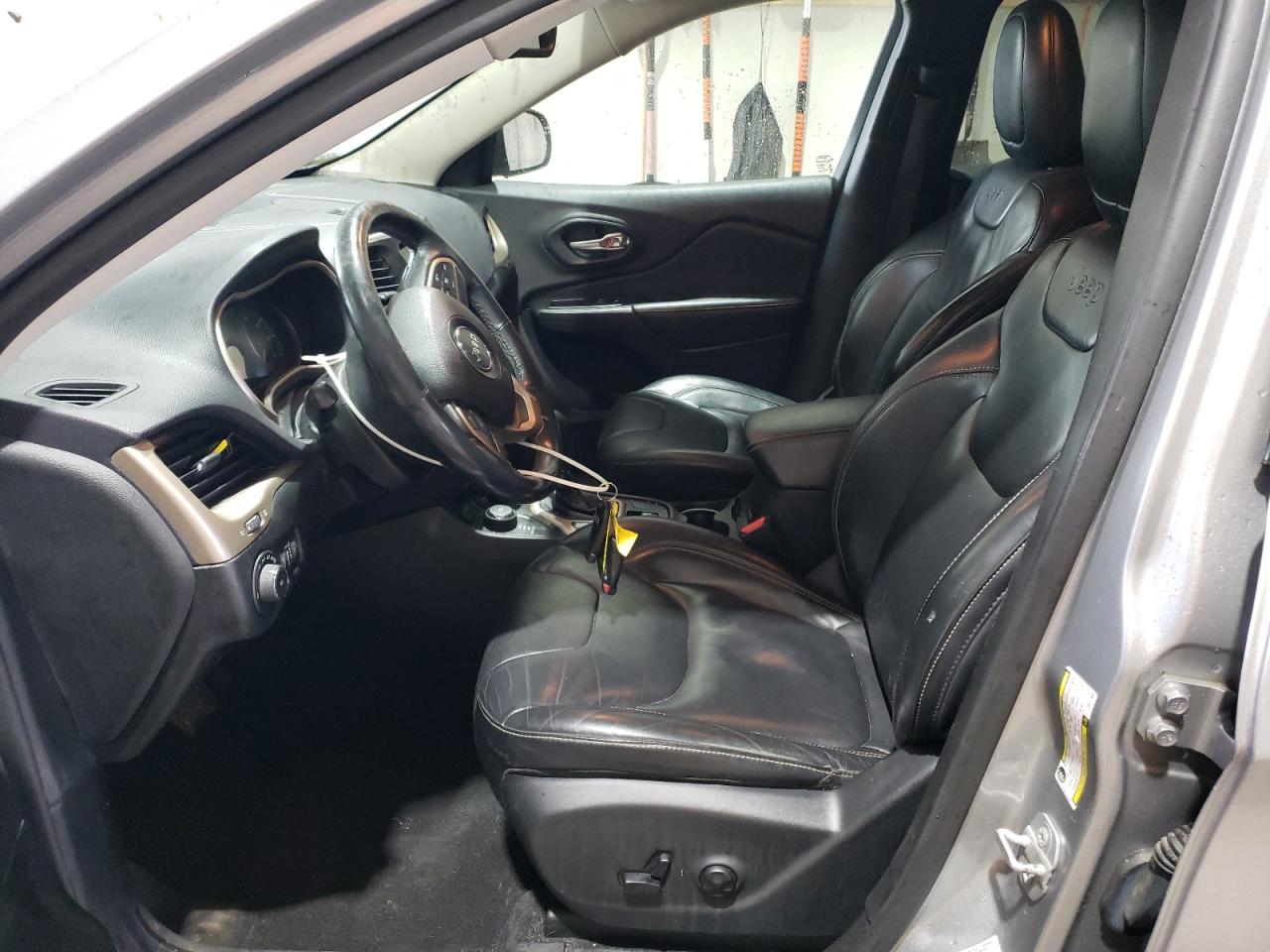 2015 Jeep Cherokee Latitude VIN: 1C4PJMCS8FW577994 Lot: 86148485